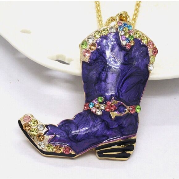 💜 Betsey Johnson NEW Rhinestone cowboy boot pendant necklace 💜 - Picture 4 of 6